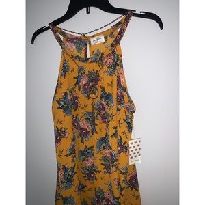 Free kisses| Floral halter style top with necklace